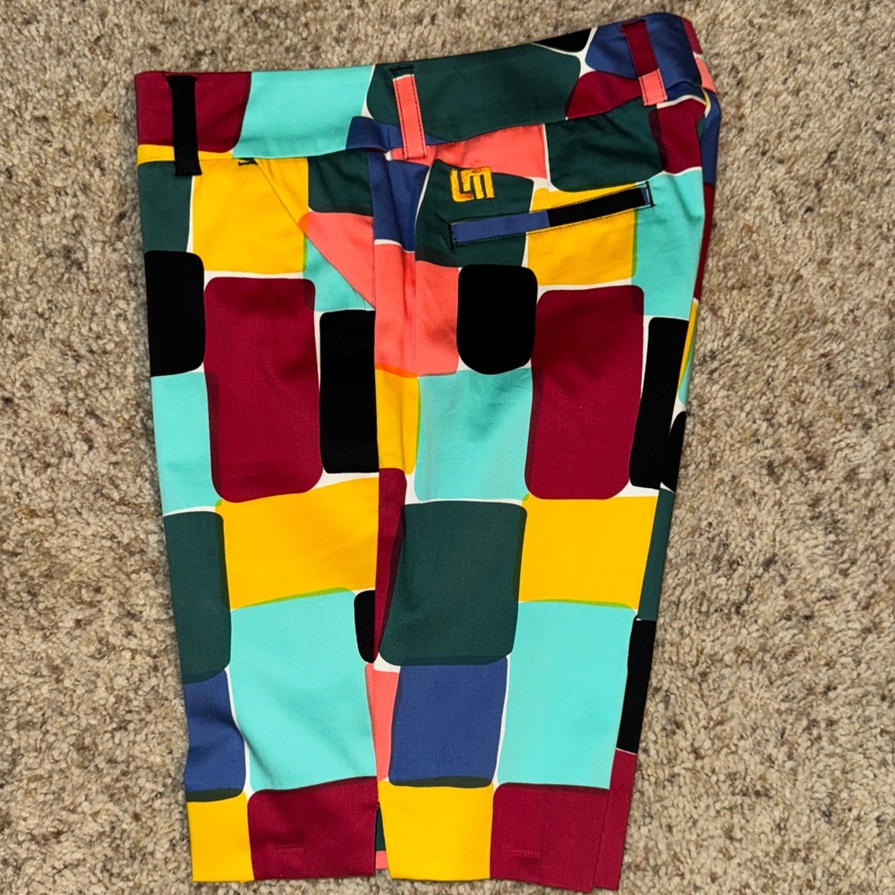 Loudmouth Ladies Golf Shorts, BOXES women's size 2. NWOT, never worn